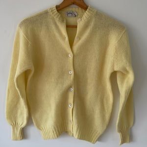 Vintage Wool Cardigan in Sunshine Yellow w/Mother of Pearl Buttons Size Large